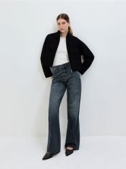 Kurtka boxy - czarny. Czarne kurtki Reserved, l, bez wzorów, z tkaniny, bez kaptura. W wyprzedaży za 119.99 zł.