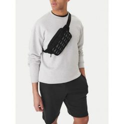 Nerka Reebok. Czarne nerki i saszetki Reebok, bez wzorów, młodzieżowe, bez dodatków. Za 49.99 zł.