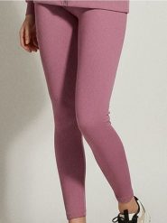 Prążkowane legginsy basic - fioletowy. Fioletowe legginsy Sinsay, bez wzorów, prążkowane. Za 39.99 zł.