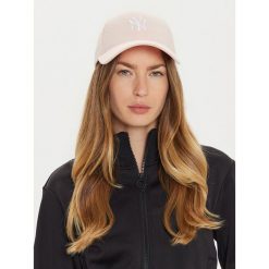 Czapka z daszkiem New Era. Czerwone czapki z daszkiem New Era, bez wzorów. Za 89.99 zł.