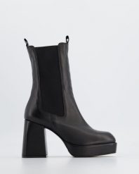 CZARNE BOTKI 160W2204 BLACK. Czarne botki Venezia, bez wzorów, ze skóry, bez obcasa, bez zapięcia. Za 299.00 zł.