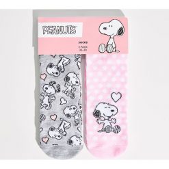 Skarpetki Snoopy - Różowy. Czerwone skarpetki Sinsay. Za 14.99 zł.