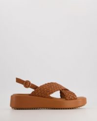 SANDAŁY Z PLECIONEJ SKÓRY 00952921515 TAN. Sandały Venezia, bez wzorów, ze skóry, bez obcasa, bez zapięcia. Za 299.00 zł.