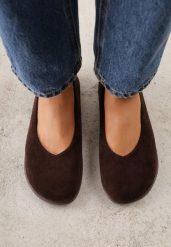 Brązowe Balerinki Barefoot z Wycięciem V przy Nosku Indira. Brązowe baleriny Renee, bez wzorów, bez obcasa, bez zapięcia. Za 99.99 zł.
