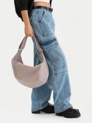 Guess Jeans Torebka CWBEO-GUESS-M-002-09 Szary. Szare torebki klasyczne Guess Jeans, z aplikacjami, z jeansu, bez dodatków. Za 199.99 zł.