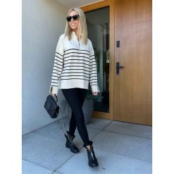 Sweter Cozy White. Białe swetry ClothStore, bez wzorów, z materiału, bez ramiączek. Za 219.00 zł.