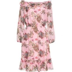 Sukienka "carmen" w kwiaty bonprix jasnoróżowo-zielony w kwiaty. Czerwone sukienki marki bonprix, z aplikacjami, z kołnierzem typu carmen. Za 149.99 zł.