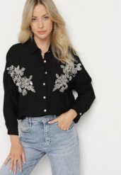 Czarna Koszula Oversize z Wiskozą Zdobiona Kwiatami z Cyrkonii Jaslira. Czarne koszule Born2be, l, z aplikacjami, z jeansu, eleganckie, bez kołnierzyka, bez ramiączek. W wyprzedaży za 76.49 zł.