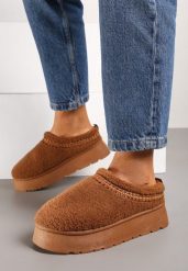 Brązowe Śniegowce na Grubej Podeszwie z Niską Cholewką i Haftem Zinnirella. Brązowe śniegowce Born2be, bez wzorów, z wełny, przed kostkę, bez zapięcia. Za 69.99 zł.