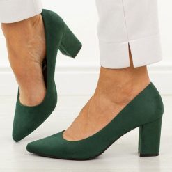 Zielone czółenka damskie na słupku Sergio Leone Pb414. Zielone czółenka Sergio Leone, na jesień, bez wzorów, z jeansu, biznesowe, bez obcasa, na obcasie, bez zapięcia. Za 169.00 zł.