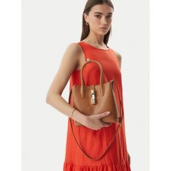 Torebka Furla. Brązowe torebki klasyczne Furla, bez wzorów, klasyczne, bez dodatków. Za 1,389.00 zł.