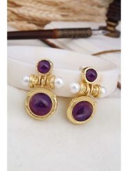 L'Atelier de Gaia Pozłacane kolczyki z perłami i ametystami rozmiar: onesize. Białe kolczyki L'Atelier de Gaia, z ametystem, pozłacane. Za 56.99 zł.