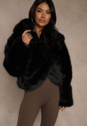 Czarna Kurtka Futro z Nieodpinanym Kapturem Zetera. Czarne kurtki Renee, l, bez wzorów, z futra, klasyczne. Za 259.99 zł.