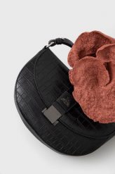 Medicine torebka ze skóry ekologicznej kolor czarny. Czarne listonoszki MEDICINE, bez wzorów, ze skóry ekologicznej, na ramię, bez dodatków. Za 129.90 zł.