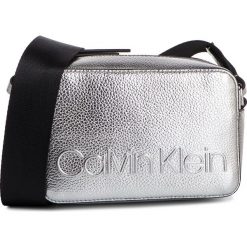 Torebka CALVIN KLEIN - Edged Camera Bag Met K60K605277 068. Listonoszki marki Calvin Klein. Za 359.00 zł.