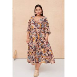 Sukienka Damska Aszja Plus Size Ciepły Beż / Wino. Sukienki blue shadow, plus size, bez wzorów, z gumy, bez kołnierzyka, plus size, bez ramiączek. Za 409.90 zł.