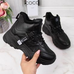 Sneakersy damskie ocieplane na grubej podeszwie czarne News 4356. Czarne botki NEWS, bez wzorów, ze skóry ekologicznej, sportowe, bez obcasa, bez zapięcia. Za 80.00 zł.