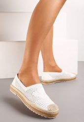 Białe Ażurowe Espadryle na Plecionej Podeszwie z Ozdobnym Noskiem Uraian. Białe espadryle Renee, w ażurowe wzory, ze skóry, bez obcasa. W wyprzedaży za 29.99 zł.