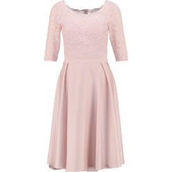 Swing Sukienka koktajlowa rosa. Sukienki marki Swing. Za 669.00 zł.