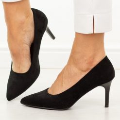 Czarne zamszowe szpilki damskie Sergio Leone 1509. Czarne szpilki Sergio Leone, bez wzorów, z jeansu, eleganckie, bez obcasa, na szpilce, bez zapięcia. Za 169.00 zł.