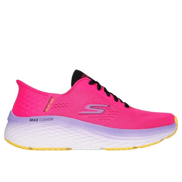Trenerzy damscy Skechers Max Cushioning Elite 2.0. Czerwone buty sportowe lifestyle Skechers, bez wzorów, z materiału, sportowe, bez zapięcia. Za 632.00 zł.