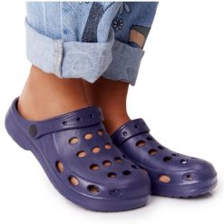 Flameshoes Damskie Klapki Granatowe Piankowe Eva niebieskie. Niebieskie klapki bez wzorów, casualowe, bez obcasa, bez zapięcia. Za 77.70 zł.