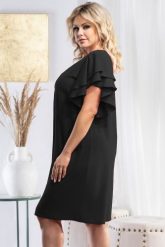 Sukienka wieczorowa z ozdobnymi rękawami ELIANA czarna. Czarne sukienki KARKO, na imprezę, plus size, bez wzorów, z elastanu, eleganckie, bez kołnierzyka, plus size, bez ramiączek, midi, kopertowe. Za 89.50 zł.