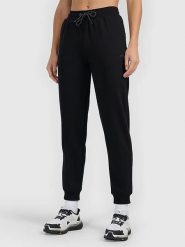 4F Spodnie dresowe w kolorze czarnym rozmiar: M. Czarne spodnie dresowe 4f, bez wzorów, z dresówki. Za 92.64 zł.