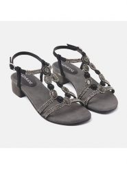 Lazamani Skórzane sandały w kolorze czarnym rozmiar: 38. Czarne sandały Lazamani, bez wzorów, z otwartym noskiem, bez obcasa, na koturnie, bez zapięcia. Za 161.26 zł.