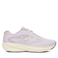 Buty do biegania New Balance. Fioletowe buty treningowe New Balance, bez wzorów, bez zapięcia, do biegania. Za 399.99 zł.