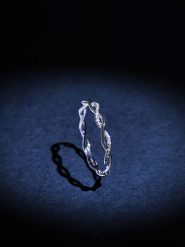 DIAMANTA Złoty pierścionek "Entrotillement" z diamentami rozmiar: 48. Szare pierścionki DIAMANTA, z diamentem, złote. Za 1,304.99 zł.