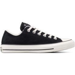Buty sportowe Converse Chuck Taylor All Star Winter Luxe. Czarne buty treningowe Converse, bez wzorów, z zamszu, bez zapięcia. Za 590.00 zł.