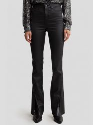 Jeansy damskie bootcut z rozcięciami woskowane czarne Blake 924. Czarne jeansy BIG STAR, l, bez wzorów, z jeansu, retro. W wyprzedaży za 219.99 zł.