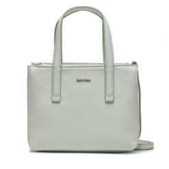 Torebka Calvin Klein. Zielone torebki klasyczne Calvin Klein, bez wzorów, klasyczne, bez dodatków. Za 569.99 zł.