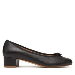 Czółenka Balagan. Czarne czółenka BALAGAN, bez wzorów, bez obcasa, bez zapięcia. Za 399.99 zł.