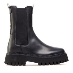 Sztyblety Bronx. Czarne botki Bronx, bez wzorów, bez obcasa, na płaskiej podeszwie, bez zapięcia. Za 379.99 zł.