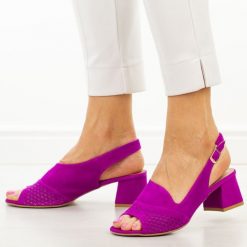 Fuksja zamszowe skórzane Polskie sandały damskie na obcasie Deoni D405C. Czerwone sandały Deoni, bez wzorów, ze skóry, eleganckie, bez obcasa, na obcasie, bez zapięcia. Za 439.00 zł.