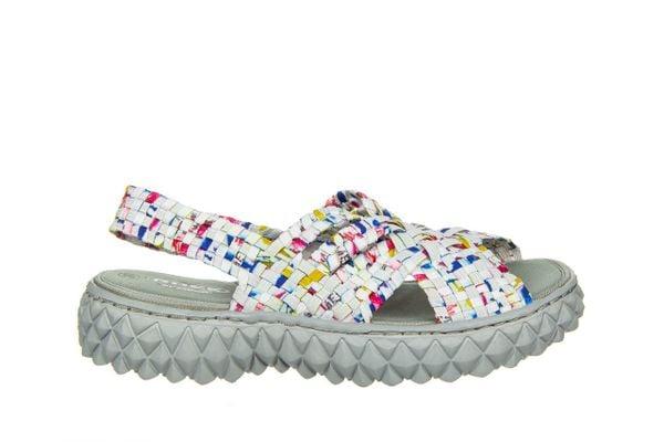 Sandały Rock Dakota Primavera 032949, Biały, Materiał - 38. Białe sandały Rock Spring, bez wzorów, z materiału, rockowe, bez obcasa, bez zapięcia. W wyprzedaży za 164.99 zł.