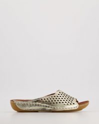 LEKKIE KLAPKI DAMSKIE SSW0112 GOLD. Klapki Venezia, bez wzorów, ze skóry, bez obcasa, bez zapięcia. Za 189.00 zł.