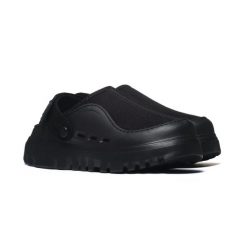 Klapki Ugg GoldenGlow 1166912-BLK. Czarne klapki UGG, bez wzorów, z gumy, z okrągłym noskiem, bez obcasa, bez zapięcia. Za 439.00 zł.
