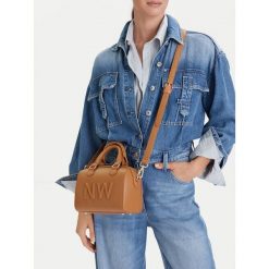 Torebka Nine West. Brązowe torebki klasyczne Nine West, bez wzorów, klasyczne, bez dodatków. Za 269.99 zł.