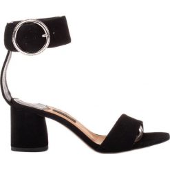 Marco Shoes Skórzane sandały damskie z ozdobną klamrą czarne. Czarne sandały Marco Shoes, bez wzorów, bez obcasa, bez zapięcia. Za 279.00 zł.