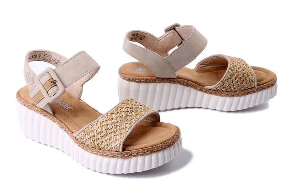 RIEKER 69176-62 beige, sandały damskie. Brązowe sandały Rieker, bez wzorów, bez obcasa, na koturnie, bez zapięcia. Za 197.94 zł.