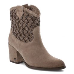 Botki damskie Karino, na obcasie zamszowe boho skórzane z siateczką i zapinane na suwak, taupe, 5868-008. Brązowe botki Karino, w ażurowe wzory, z jeansu, boho, bez obcasa, na obcasie, bez zapięcia. Za 519.00 zł.