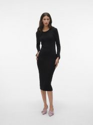 Vero Moda Sukienka w kolorze czarnym rozmiar: S. Czarne sukienki Vero Moda, s, bez wzorów, bez kołnierzyka, bez ramiączek, midi. Za 74.63 zł.