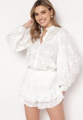 Białe Szorty w Stylu Boho Imitujące Spódniczkę z Falbankami Yelvina. Białe szorty Born2be, bez wzorów, boho. W wyprzedaży za 84.99 zł.