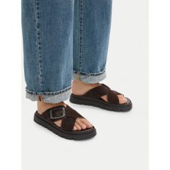 Klapki G-Star. Brązowe klapki G-Star, bez wzorów, retro, bez obcasa, bez zapięcia. Za 133.99 zł.
