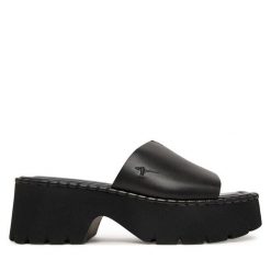 Klapki Tamaris. Czarne klapki Tamaris, bez wzorów, bez obcasa, bez zapięcia. Za 329.99 zł.