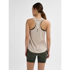 Damski tank top Hummel TE Tola. Czerwone topy Hummel, s, bez wzorów, sportowe, bez kołnierzyka, bez ramiączek. Za 131.50 zł.