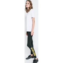 Nike - Legginsy. Legginsy marki Nike. W wyprzedaży za 89.90 zł.